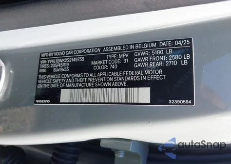 2025 Volvo V60 Cross Country B5 Plus z USA, uszkodzony, nr VIN YV4L12WK2S2149755